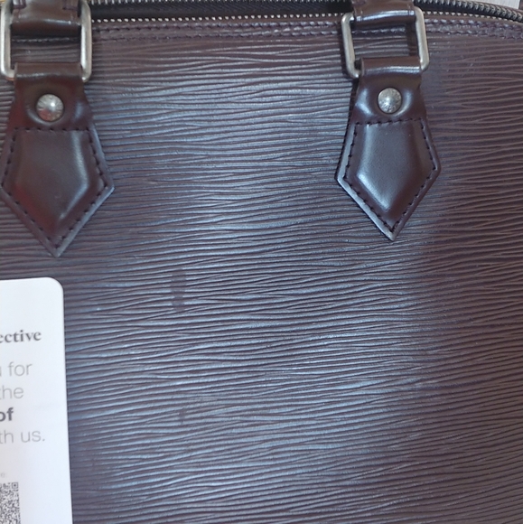 Louis Vuitton Alma PM Epi Leather Handbag - Picture 5 of 16